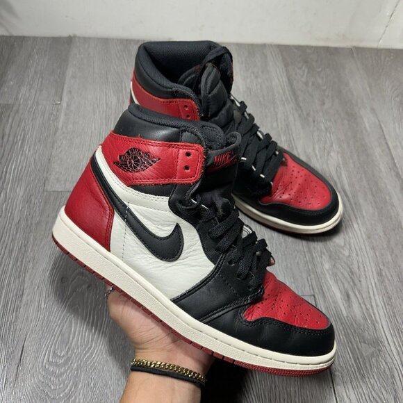 Nike Air Jordan 1 Retro OG High Bred Toe Size 8.5 555088-610 Red White Black